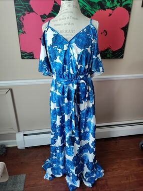 Women's Plus Size Blue Floral Cold-Shoulder Maxi Dress Size 18